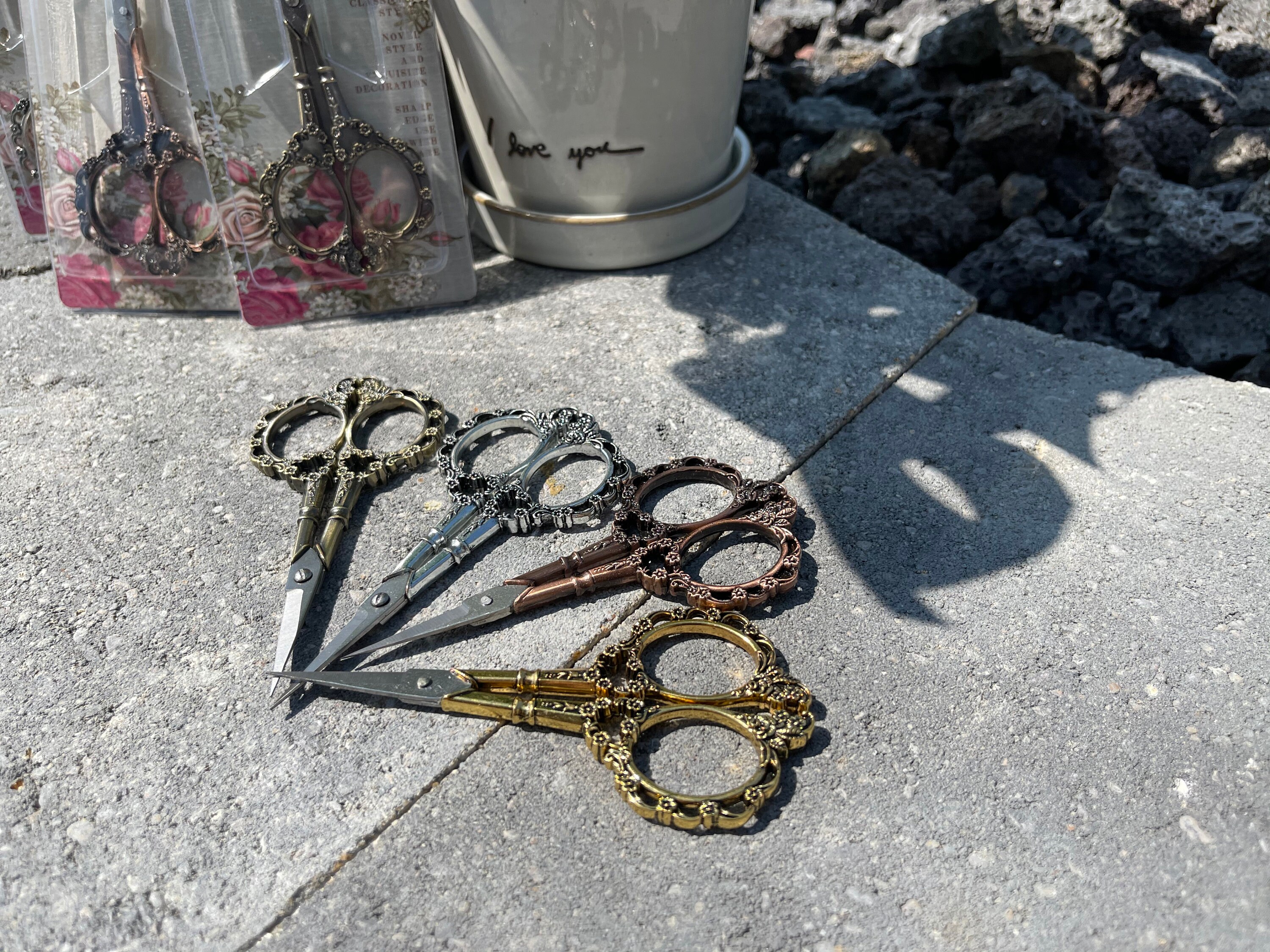 Vintage Scissors with Floral Design – Artiful Boutique