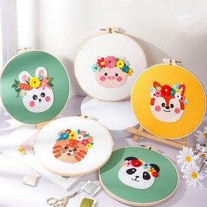 Embroidery Kit For Beginner | Modern Crewel Embroidery Kit with Pattern | Animal Embroidery Full Kit with Needlepoint Hoop| DIY Craft Kit