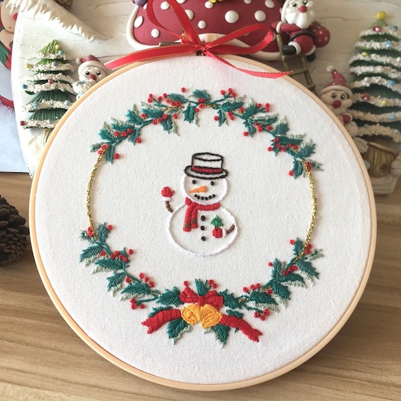 Christmas Embroidery Full Kit for Beginners DIY Craft Kit Adult Christmas Hand  Embroidery Supplies DIY Hoop Art Christmas Ornament 