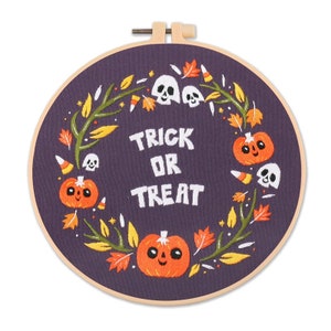 Halloween Embroidery Kit For Beginner | Modern Crewel Embroidery Full Kit with Pattern | Floral Embroidery | Needlepoint Hoop|DIY Craft Kit