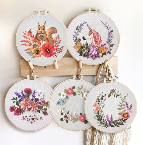 Hand Embroidery Kit, Yarn, 4 Floral Patterns, Hoops, Needles, Scissors (14  Pieces)