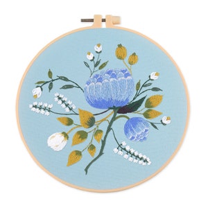 Embroidery Kit For Beginner | Modern Flower Embroidery Kit with Pattern | Floral  Embroidery Full Kit with Needlepoint Hoop| DIY Craft Kit
