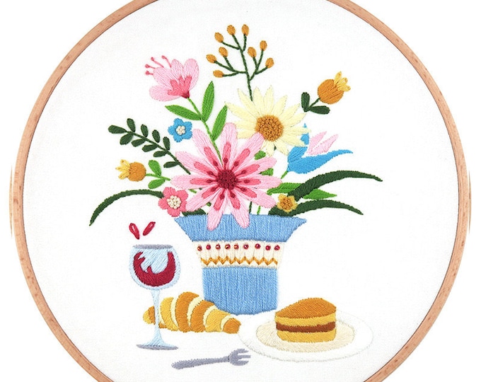 Embroidery Kit For Beginner | Modern Crewel Embroidery Kit with Pattern | Floral  Embroidery Full Kit with Needlepoint Hoop| DIY Craft Kit