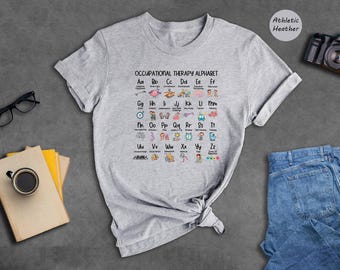 Camiseta de terapia ocupacional: diseño del alfabeto OT - Camiseta unisex de algodón, ideal para estudiantes y profesionales
