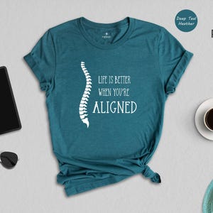 Chiropractor Shirt Casual Everyday Wear Tee: Sustainable Digital Print Fashion (Soft Ringspun Cotton, XS-XXL, Easy Care) afbeelding 2