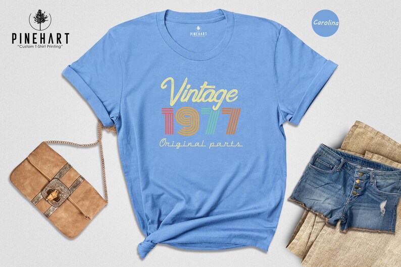 1977 Birthday Shirt Retro Style Tee: Vintage 49th Year Celebration, Eco Friendly Fabric (Unisex Sizes, Durable Print) immagine 4