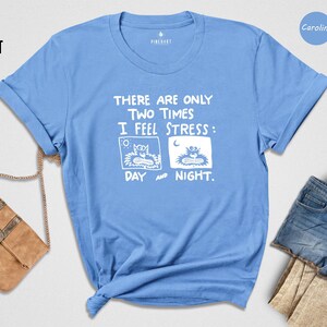 Camiseta con estampado de gato estresado - Humor introvertido - Diseño divertido - Mezcla de algodón suave, estampado ecológico, comodidad informal imagen 3