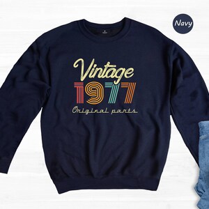 1977 Birthday Shirt Retro Style Tee: Vintage 49th Year Celebration, Eco Friendly Fabric (Unisex Sizes, Durable Print) immagine 7