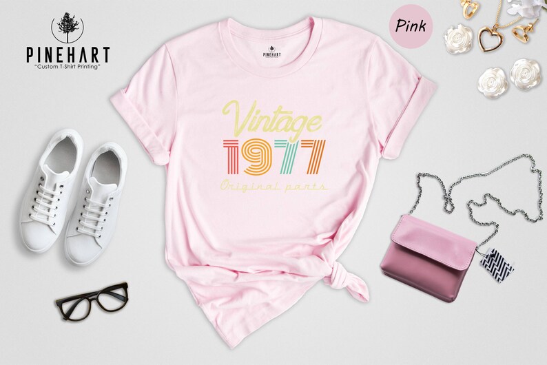 1977 Birthday Shirt Retro Style Tee: Vintage 49th Year Celebration, Eco Friendly Fabric (Unisex Sizes, Durable Print) immagine 6