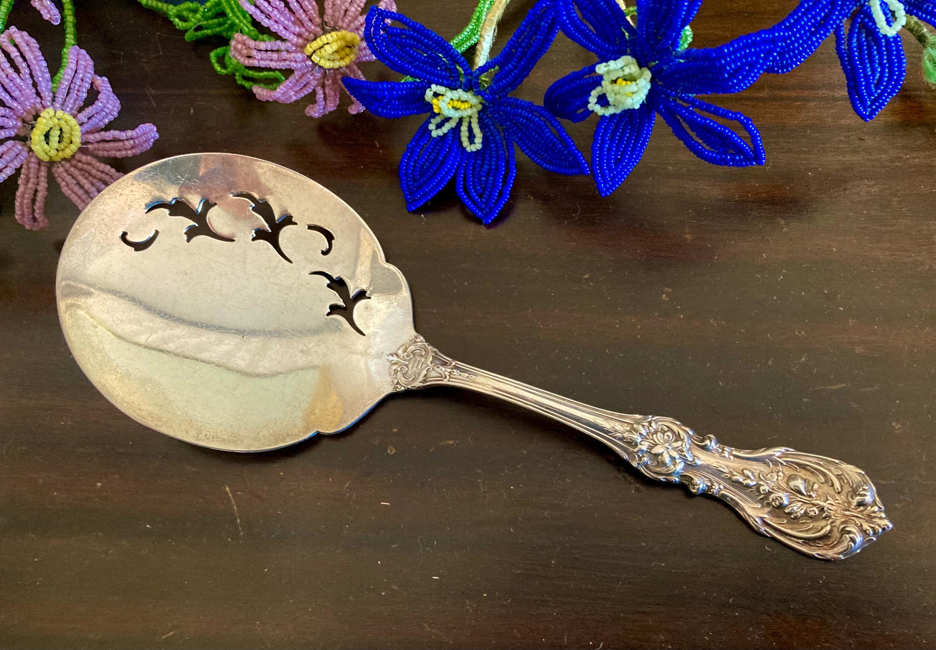 Vintage! Wm. Rogers MFG.Co. Silver-Plated Tomato Server