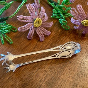 Lunt Monticello Sterling 4 1/8" Sugar Tongs