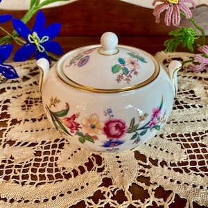 Wedgwood “Devon Sprays” Bone China Sugar Bowl&Lid , Free Shipping