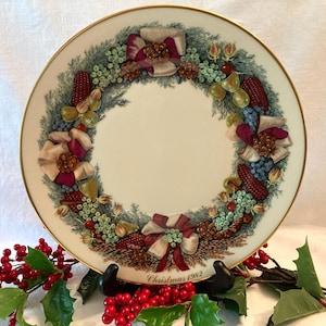 Lenox Colonial Christmas Wreath Series, Massachusetts , The Second Colony Plate