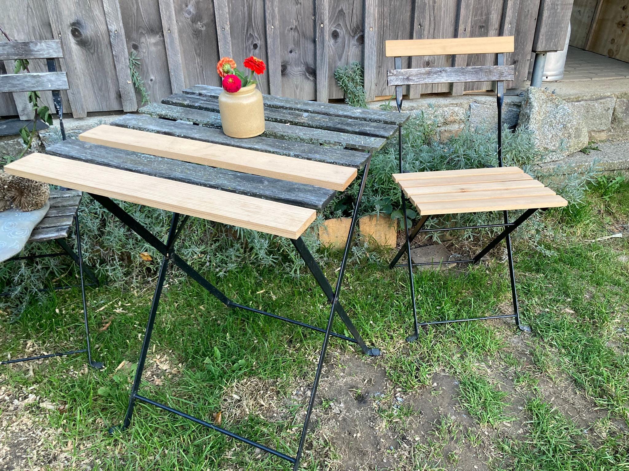 Nachhaltige Ersatz-Lärchenbretter für IKEA TÄRNÖ Gartentisch