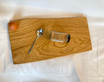 Powerful Handcrafted Oak Chopping Board - Natural & Perfect for Cutting, Serving & Grilling - Gift for Foodies!