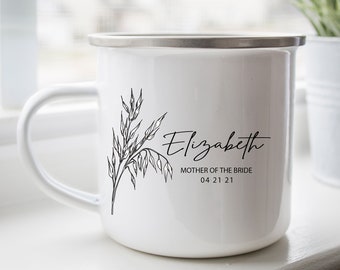 Puede incluir: Taza de esmalte blanco con un dibujo de línea negra de una planta y el texto "Elizabeth Mother of the Bride 04 21 21".