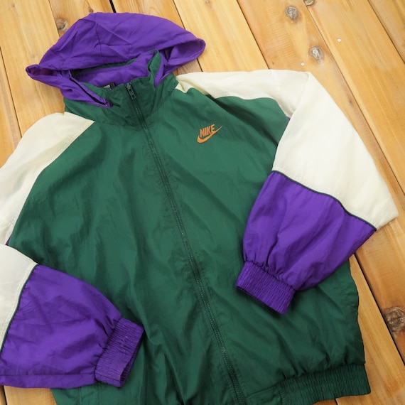 Nike made exclusively for Champs Sports Vintage Wi