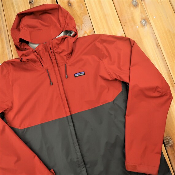 Patagonia Hooded Windbreaker Size XLA11