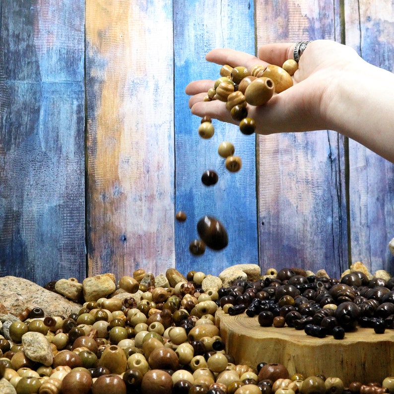 700 PCS Wooden Beads for Jewelry and Macrame Making Adults Assorted African Beads