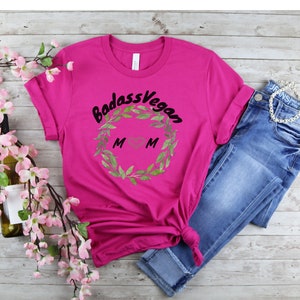 Badass Vegan Mom Shirt, lustige Vegan Shirt, Vegan Mom Shirt, Vegan Geschenk, Vegan T-Shirt, Vegan TShirt, Muttertags-Shirt, Muttertagsgeschenke