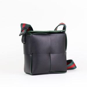 Bobby / Unisex bag / Minimal bag / Sew it yourself / Easy wearing / DIY leather kit / Online tutorial
