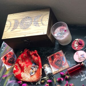 Love Tarot altar / Moon phases witch altar -  Witchcraft  mystery box / WITCH altar / witchcraft / Valentine’s Day witch set