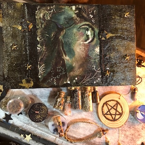 Witchcraft spell bags /  witch  gift sale / Victorian Witchcraft   box /  altar / witchcraft /clairvoyant / witch apothecary