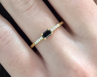 Black diamond engagement ring, Diamond promise ring in solid gold, Unique solitaire ring with natural diamonds, Timeless anniversary gift