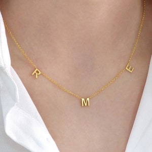 Collar de 3 iniciales personalizado en oro macizo, collar delicado personalizado, collar con dije de oro con múltiples letras, collar minimalista único, regalo
