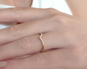Diamond Chevron Ring 1.5mm V shape Ring with 11 natural Diamonds Everyday Stacking diamond Ring Dainty Gift for her Best friends gift