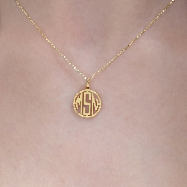 Collier en or massif avec lettres personnalisées, breloque initiale personnalisée en or massif, breloque perforée minimaliste, k9 k14 k18, cadeau unique