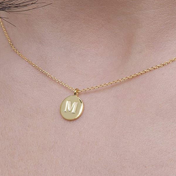 Plättchen Halskette aus echtem Gold, personalisierte Initial Halskette, zierliche Plättchen Halskette, Monogramm Goldanhänger, einzigartiges Geschenk für Sie