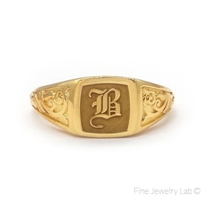 14k Custom Signet Ring for Women, Solid Gold with side decoration, Square everyday ring, Engraved Ring For family, Old English Ring Monogram