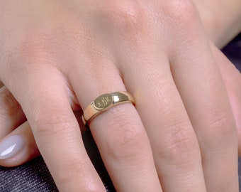 Zierlicher Siegelring aus massivem Gold für den kleinen Finger. Ovaler Monogrammring aus massivem Gold für Frauen. Initialer Siegelring. Personalisiertes Geschenk, RN363