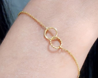 Double Circle Eternity bracelet in solid gold, Twisted interlocking circles bracelet in 9k,14k,&18k, Entwined Circles , Best friends gift