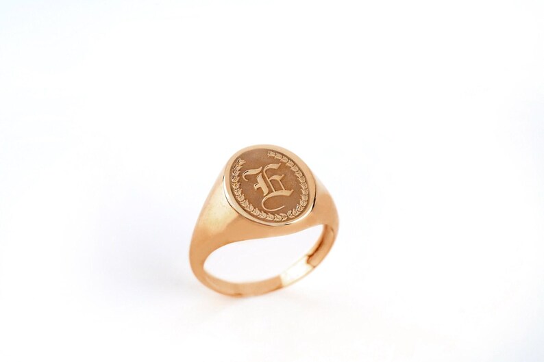Solid gold custom signet ring with border decoration, Gold Coat of Arms Ring family gift, Unisex gold ring, Personalised Gift RN 345 border