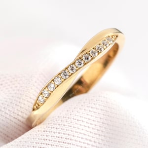Solid gold diamond Infinity Ring, Eternity Diamond Ring, Diamond engagement ring in solid gold, Timeless Anniversary gift