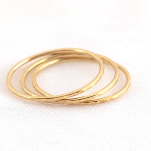 Ultra-thin ring in solid gold