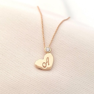 Collar de corazón de diamantes de 18 k, grabado personalizado + diamante natural, dije de corazón con inicial de oro macizo, joyería fina, regalo para esposa y futura madre.
