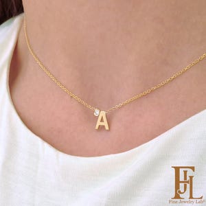 Collar con inicial de oro macizo, engaste de diamante natural, monograma personalizado.