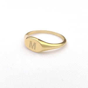 Oval signet ring made of solid gold for women  Rose Gold Monogram ring for pinky Signet Ring with letter engraving, Personalized ring, RN300