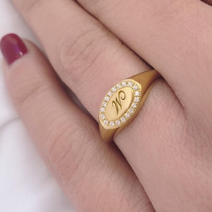 Anillo con monograma de meñique de 14 k, sello de oro macizo con diamantes y grabado inicial, regalo de joyería fina personalizado para CUALQUIER LETRA, anillo de sello ovalado.