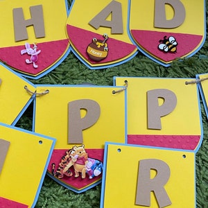 Winnie the Pooh Happy Birthday Banner: Party Decorations