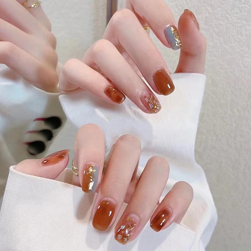 Caramel Smudge Short Square Press-On Nails Acrylic False Nails Reusable Nail Kit with Double-Sided Adhesive Stickers
