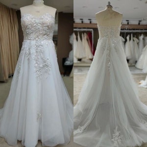 Next Day Ship, Lace Wedding Dress, Tulle Wedding Dress, Floral Wedding Dress,  Gray Bridal Dress, Beach Wedding Dress, Vintage Wedding Dress