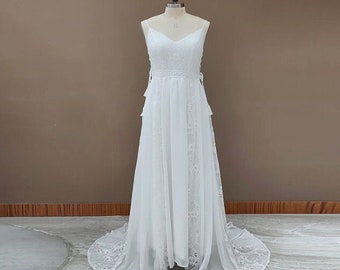 Boho Wedding Dress, Lace Bridal Dress, Spaghetti Straps Bridal dress , Bohemian Vintage Wedding Dress, Beach backless Wedding dress