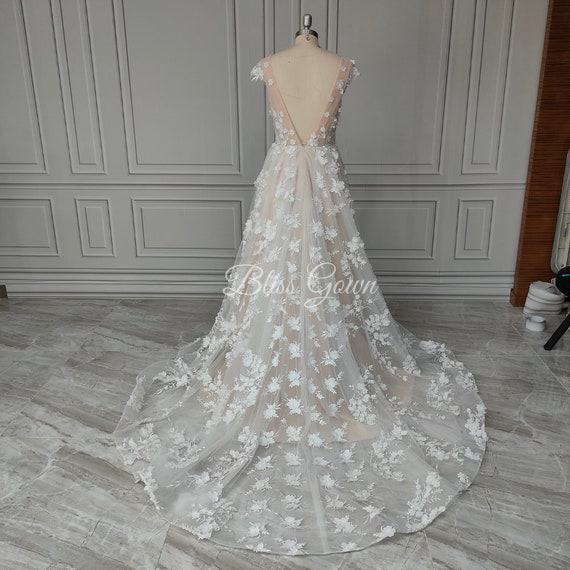3D Flowers Lace Wedding Gowns V-Neck Princess A-Line Long Sleeves
