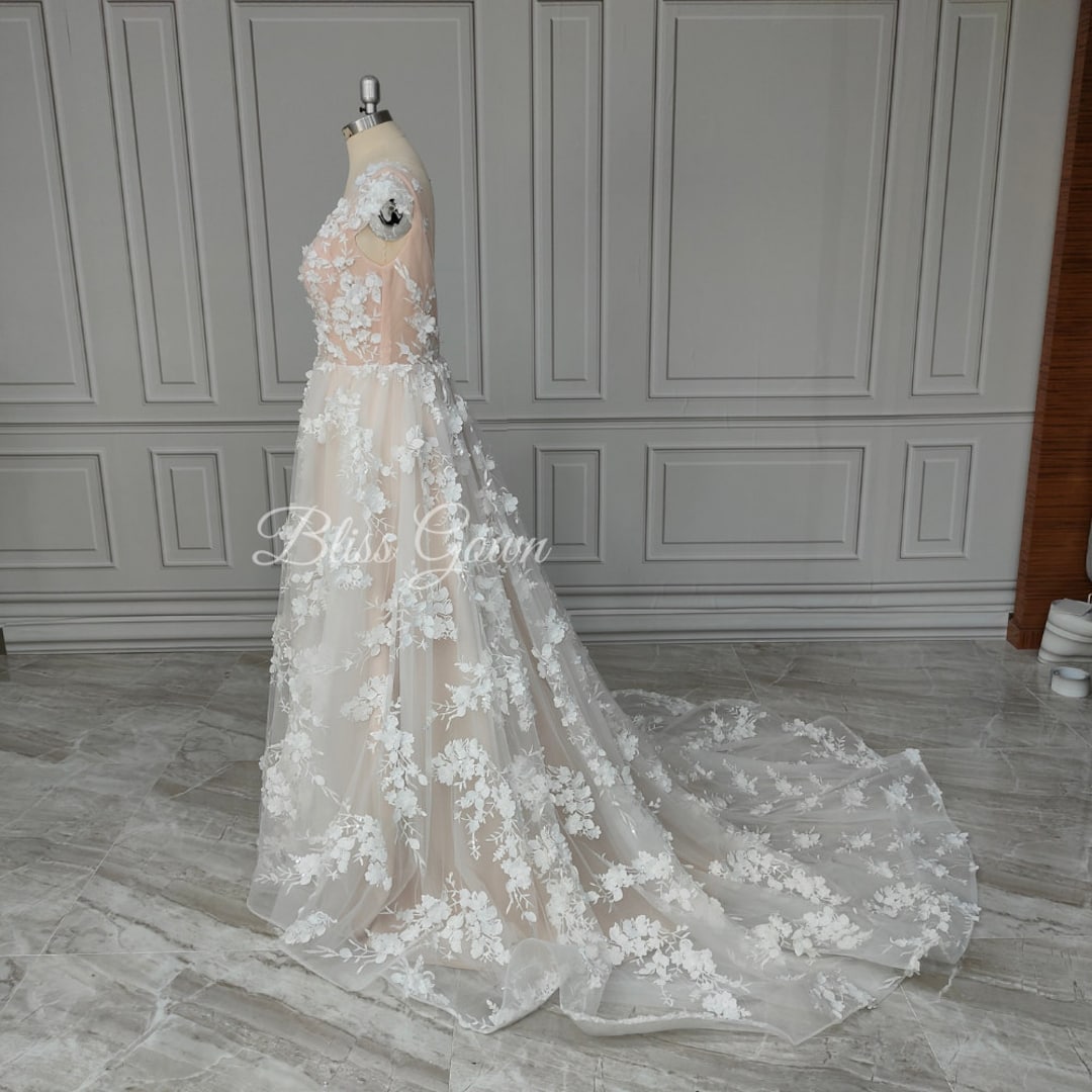 15 Beautiful Backless Wedding Dresses & Gowns  Rückenfreies  hochzeitskleid, Kleid hochzeit, Hochzeitskleid