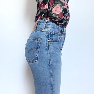 Levis 501 Vintage W27 L32  / Light Blue Wash / Straigh Leg Jeans Buttonfly 90s Vintage Levis