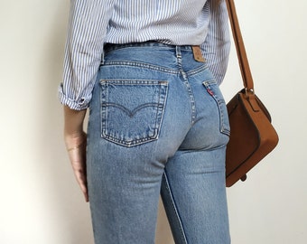 Levi's 501 Vintage W24 L30 Medium Wash Levis / Made in USA Women